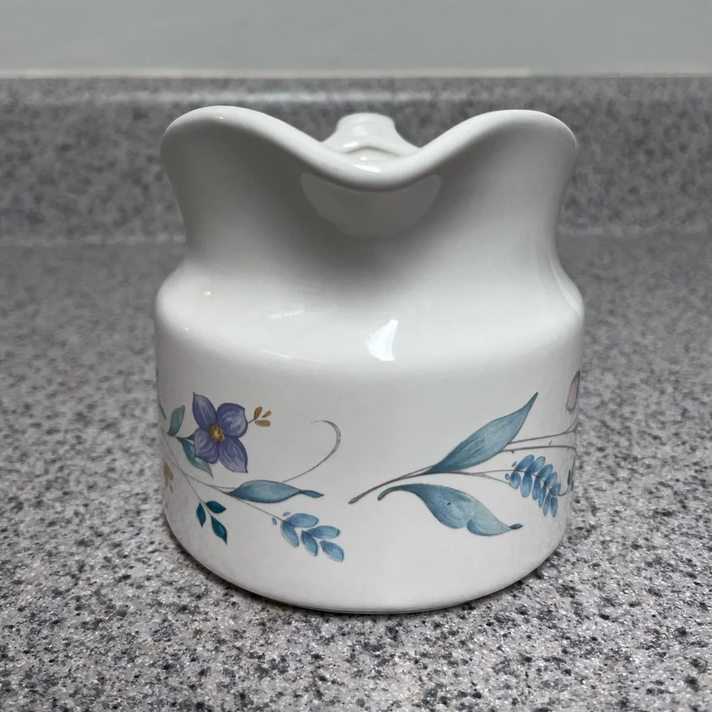 Pfaltzgraff Gravy Boat April Pattern - Picture 6 of 10